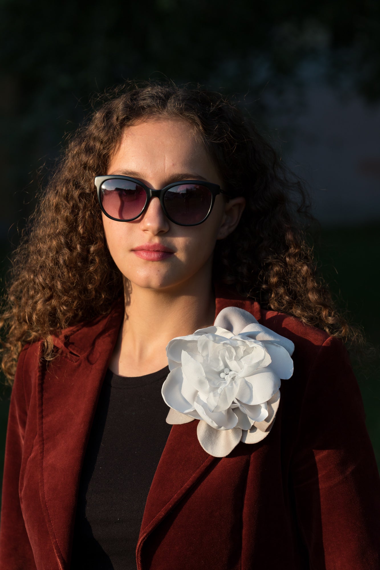 Spilla Fleur velluto e seta grigio perla e panna